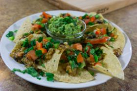 NACHOS+QUESO+CHIPOTLE+FRIJOLES+JALAPEÑOS+JITOMATE